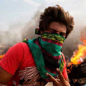 أحد المتظاهرين العراقيين في ميناء أم القصر