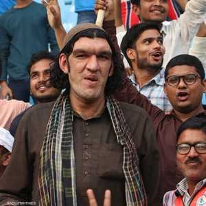 طول شير خان يقترب من المترين ونصف