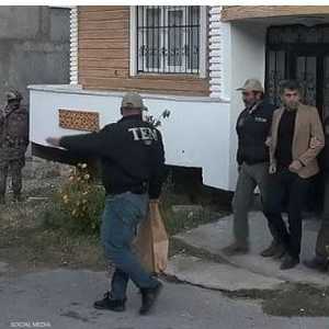 عناصر من الأمن التركي يعتقلون عظيم يجان