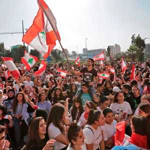 المظاهرات في لبنان تقترب من إنهاء شهرها الأول من دون حلول.