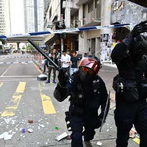 شرطة هونغ كونغ أطلقت النار على محتجين