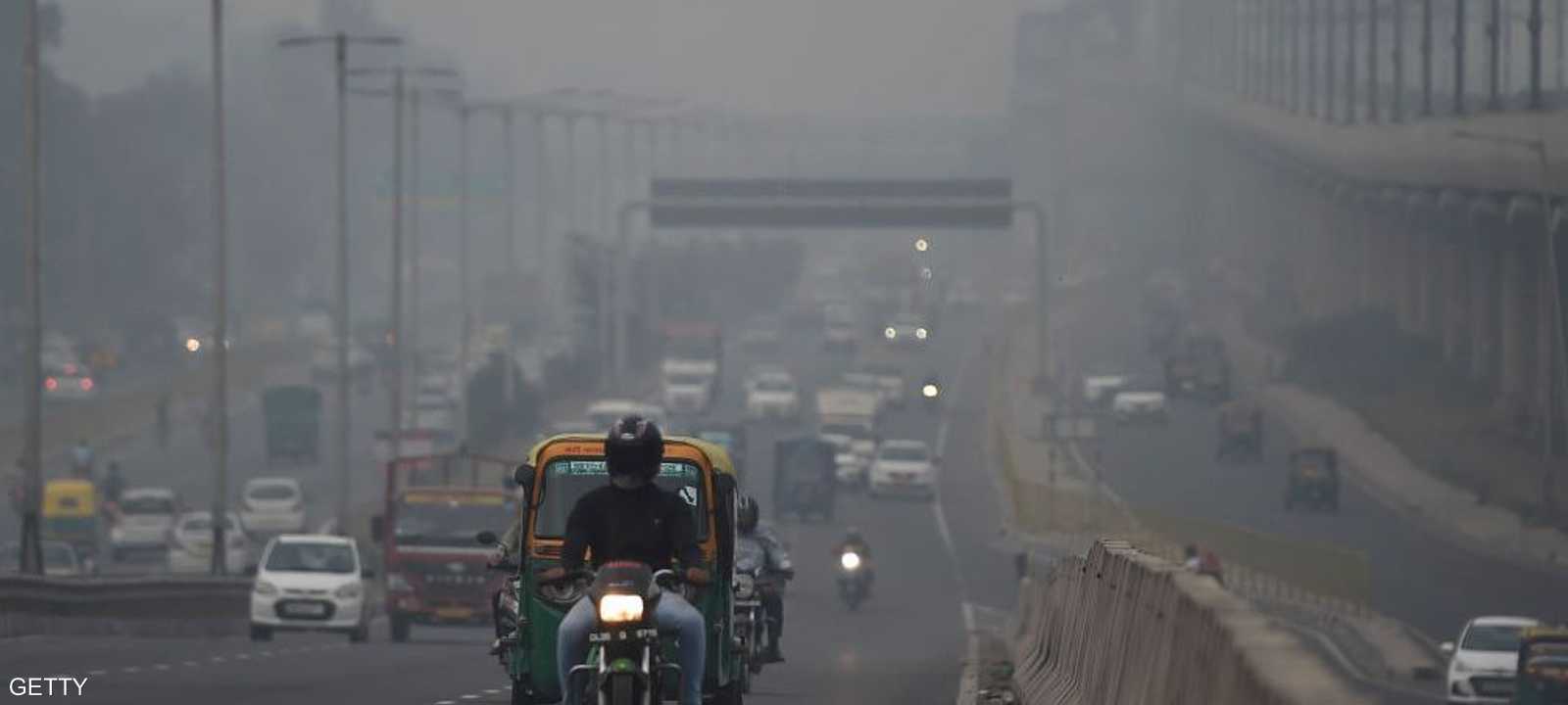 الضباب الدخاني يلف نيودلهي