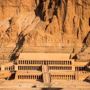 يحظى المعلم الأثري بإقبال كبير من السياح