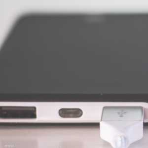 الهاتف انفجر أثناء شحنه