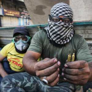 المتظاهرون يتهمون قوات الأمن باستخدام الرصاص الحي ضدهم