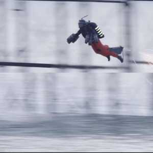 "الرجل الطائر" يحقق رقما قياسيا جديدا