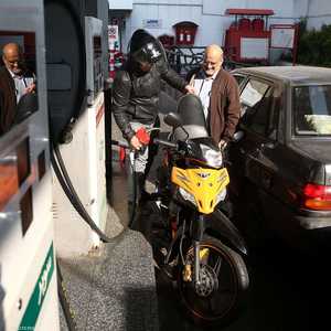 الاحتجاجات ضد رفع أسعار الوقود امتدت إلى مدن إيرانية عدة.