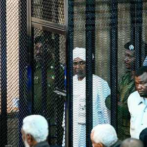 النطق بقضية البشير في 14 ديسمبر المقبل