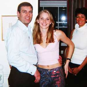 الأمير والمراهقة في صورة يقول البعض إنها تعود لعام 2001