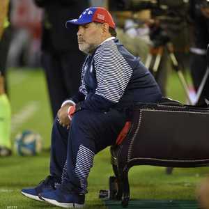 مارادونا أثناء تدريبه خيمناسيا