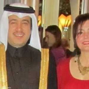 كينغسون بجانب فهد المشيري في لقطة أرشيفية - صورة من "تايمز"