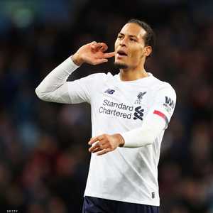 فان دايك قام بالبادرة التي حازت على إعجاب المتابعين