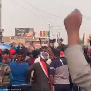 احتفالات في بغداد بعد قرار استقالة الحكومة