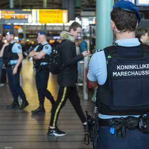 عنصر من الشرطة الهولندية