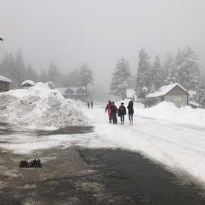 عاصفة ثلجية تضرب أريزونا