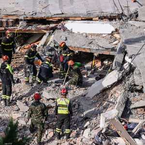 ارتفعت حصيلة الزلزال إلى 51 قتيلا.