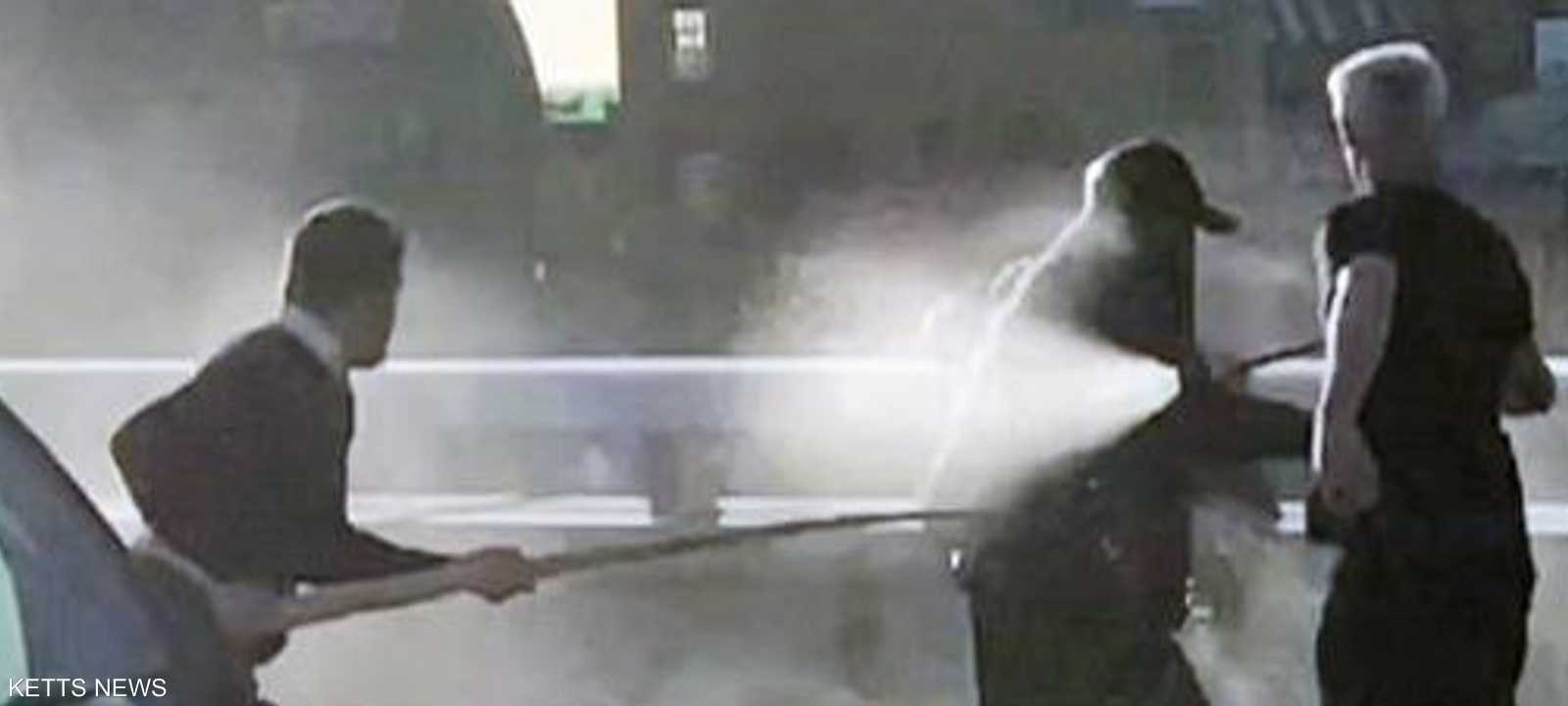 أثناء السيطرة على الإرهابي الذي نفذ هجوم لندن