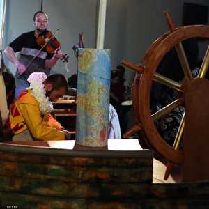 أرشيفية لمشهد من مسرحية قارب الحب التي عرضت في عمّان