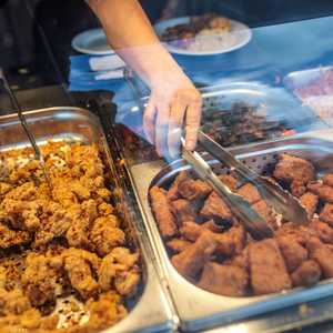 لتجنب مخاطر السمنة المفرطة ينبغي اتباع أسلوب حياة صحي.