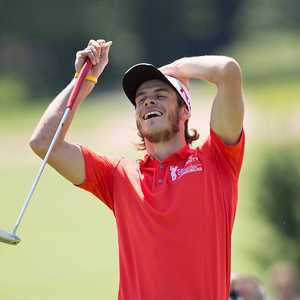 بيل يعشق ممارسة الغولف