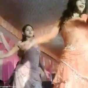 الراقصة الشابة قبل تعرضها لإطلاق النار (يوتيوب)