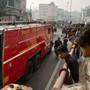 قوات الإطفاء تعمل على إخماد الحريق