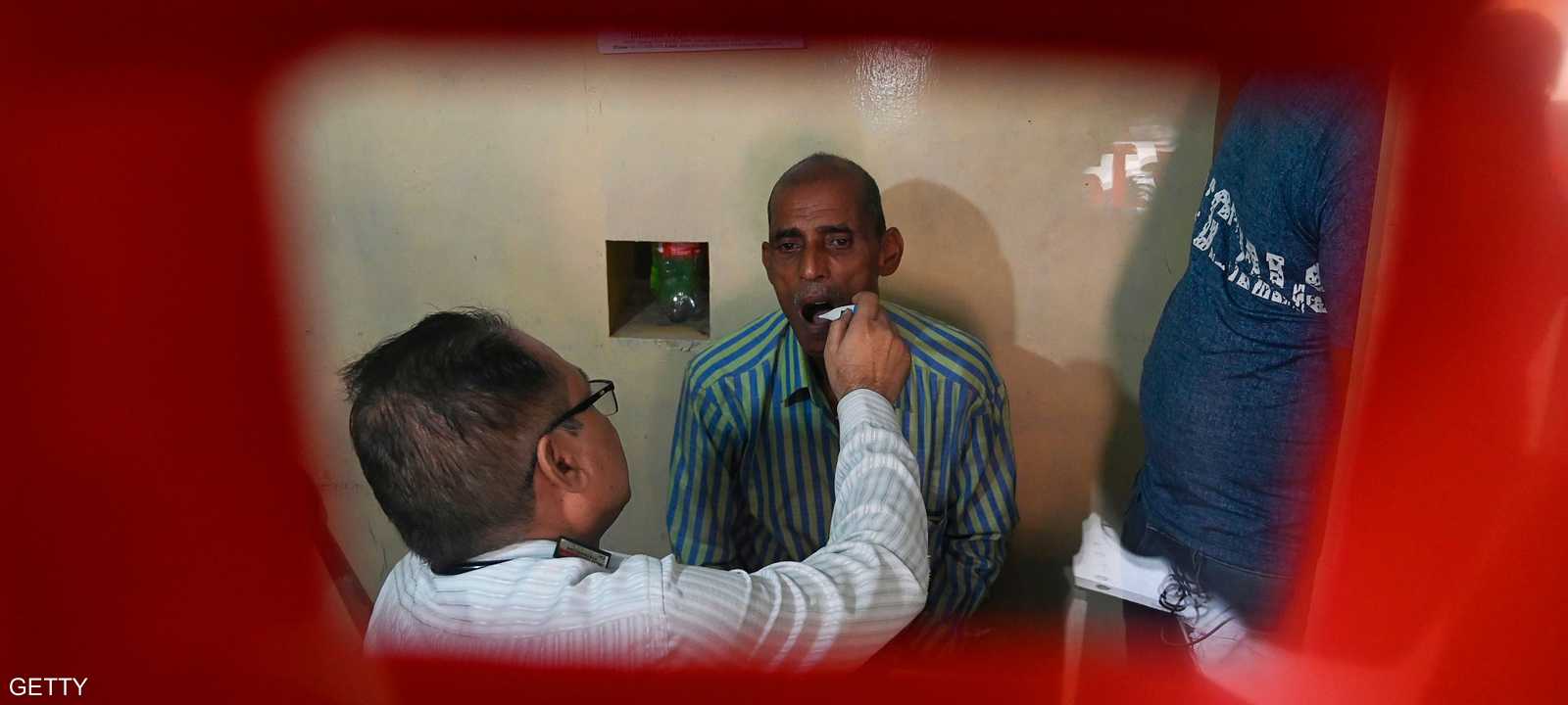 بحة الصوت تحدث بسبب تورم الأحبال الصوتية