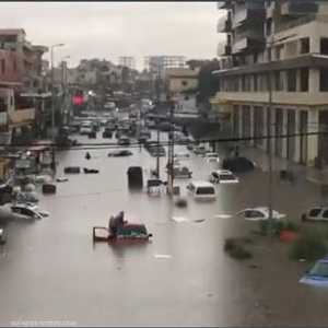 استخدم المغردون وسم (لبنان يغرق).