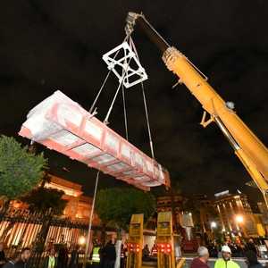 خلال عملية نقل القطع