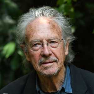 هاندكه دعم الصرب بالمال وينفي مذبحة سريبرينيتسا إبادة جماعية