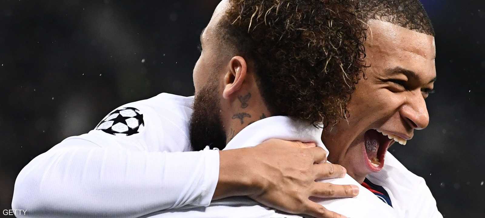 فرحة وعناق للعمالقة في باريس سان جيرمان