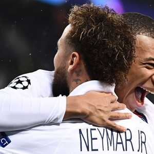 فرحة وعناق للعمالقة في باريس سان جيرمان