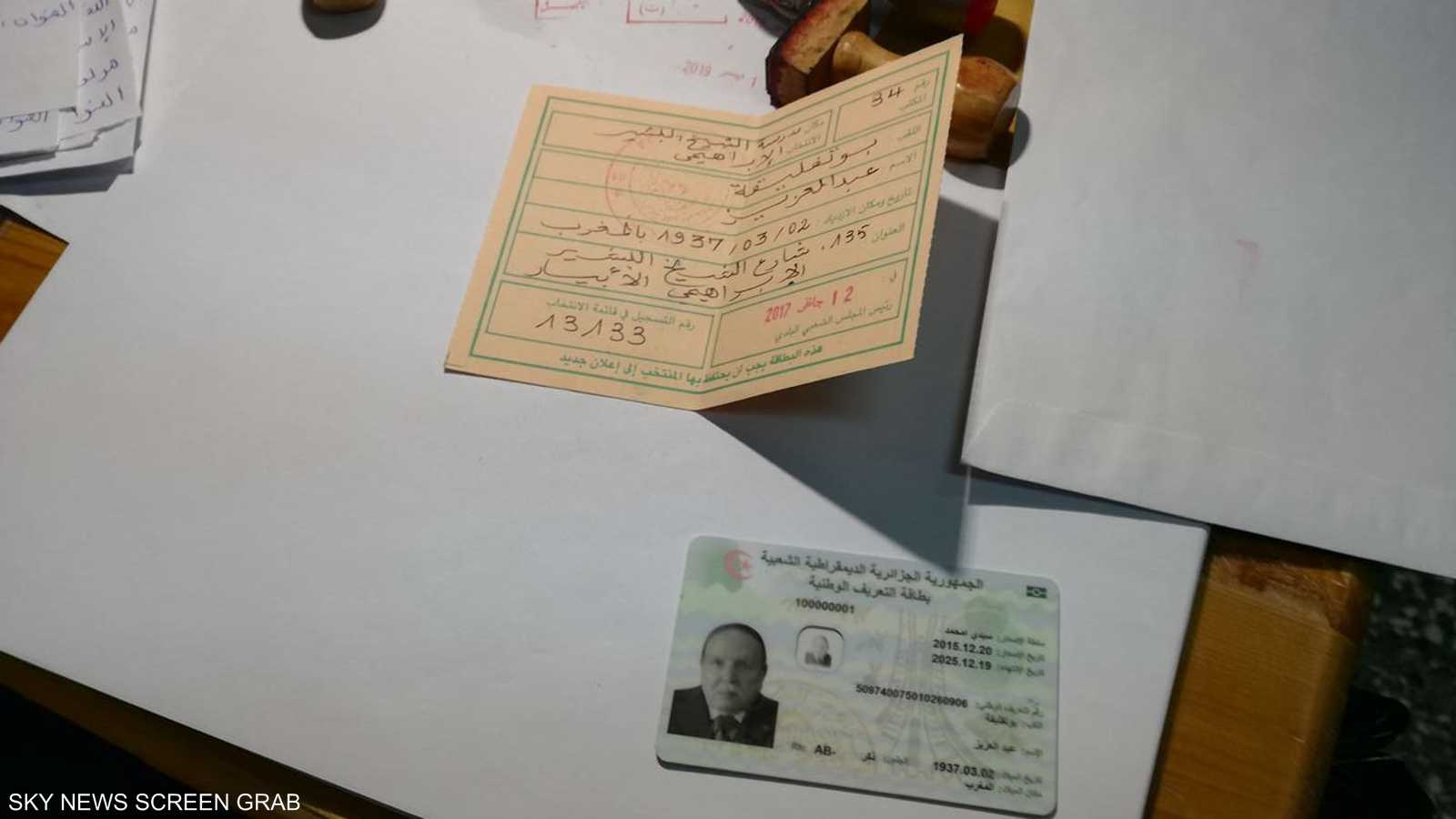 عبد العزيز بوتفليقة أدلى بصوته في انتخابات الجزائر