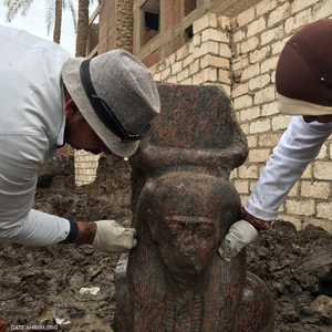 فريق من وزارة الآثار تفقد وعاين الكشف.