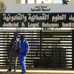 شككت هيئة الدفاع بالظروف السياسية المحيطة بالمحاكمة.