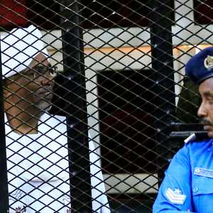 شككت هيئة الدفاع بالظروف السياسية المحيطة بالمحاكمة.