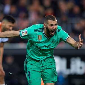 بنزيمه يقود الريال لتعادل قاتل في الوقت بدل الضائع