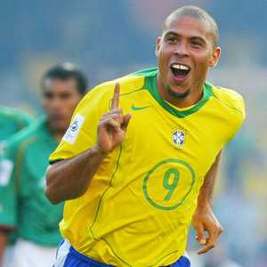 رونالدو نازاريو، أسطورة كرة القدم البرازيلية
