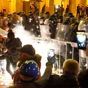 تجتاح لبنان موجة احتجاجات ضخمة منذ 17 أكتوبر.