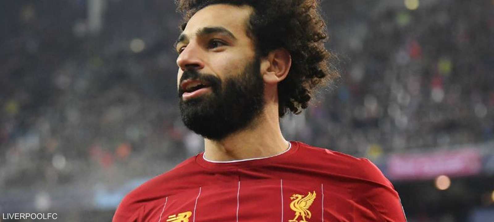 يواصل محمد صلاح تألقه في تسجيل الأهداف.