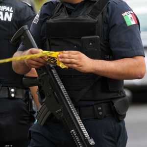 أرشيفية لعنصر من الشرطة المكسيكية