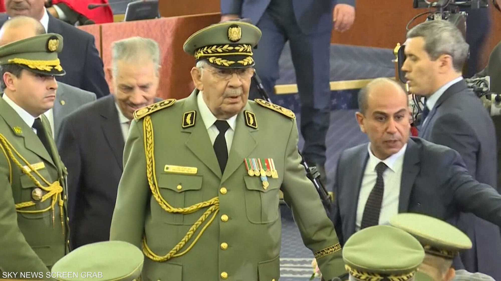 وفاة رئيس أركان الجيش الجزائري الفريق أحمد قايد صالح