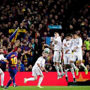 كاسيميرو ثاني لاعب من جهة اليمين أثناء الكلايسكو الأخير