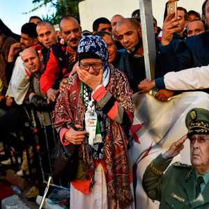 يكن الجزائريون احتراما وتقديرا كبيريين للراحل قايد صالح
