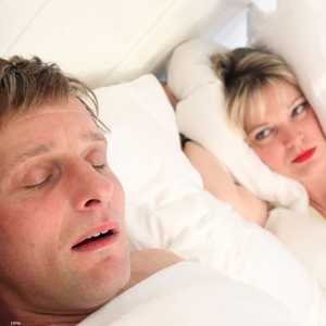 الشخير من الأعراض المرتبطة بتوقف التنفس أثناء النوم