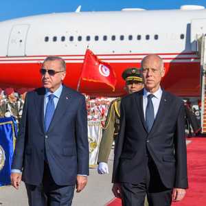 الرئيسان التركي مع نظيره التونسي في زيارته إلى تونس الأربعاء