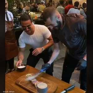 بنزيمة يستمتع بإجازته الشتوية في دبي