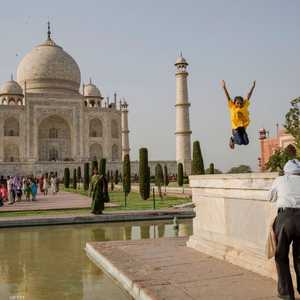 يجذب تاج محل، الواقع في أغرا، أكثر من 6.5 مليون سائح سنويا