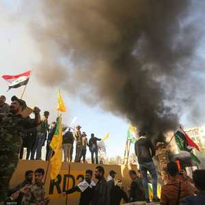 محتجون داخل مجمع السفارة الأميركية في بغداد.