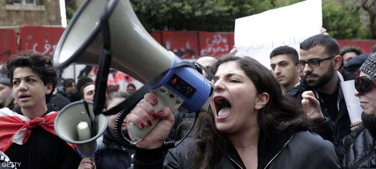 تصعيد تحركات المحتجين في الشارع للبناني للتأكيد على مطالبهم